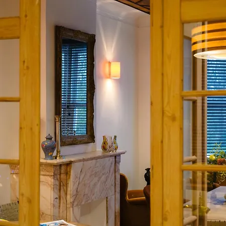 Circa 1929 Bed and Breakfast Οστένδη