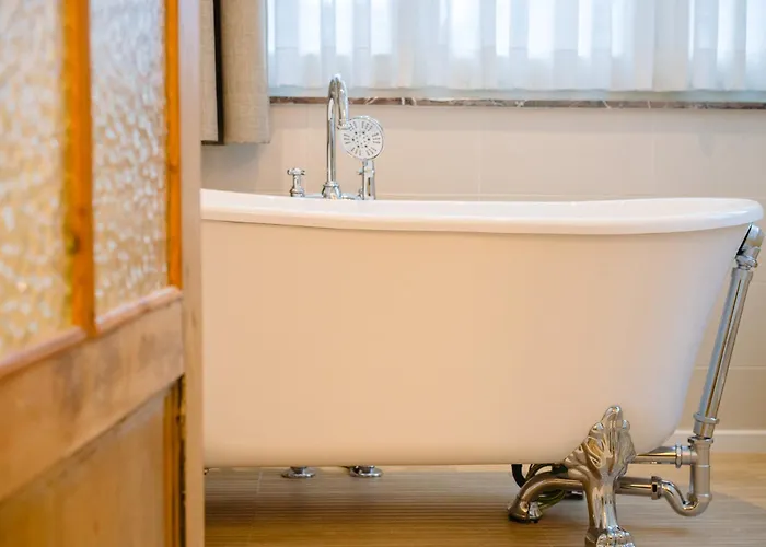 Circa 1929 Bed & Breakfast